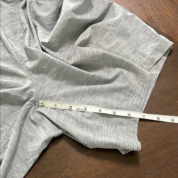 Lululemon Men's Gray Athletic Shorts - Picture 7 of 10